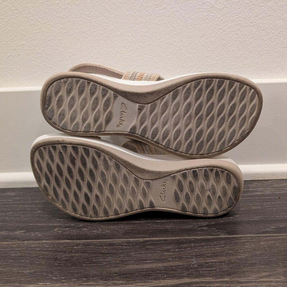 Clarks Cloudsteppers Arla Stroll Women's Sandals in Beige Combination - Picture 8 of 8
